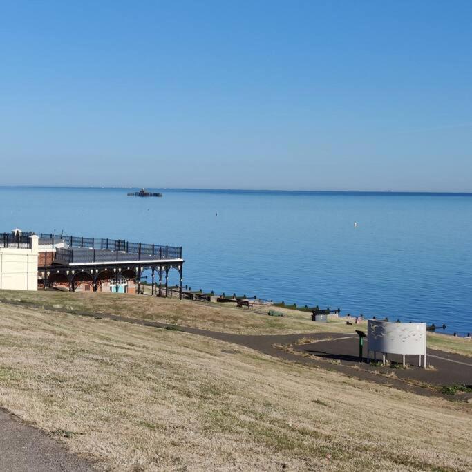 Escape To The Coast In A Luxurious Private Apartment Herne Bay Exterior photo