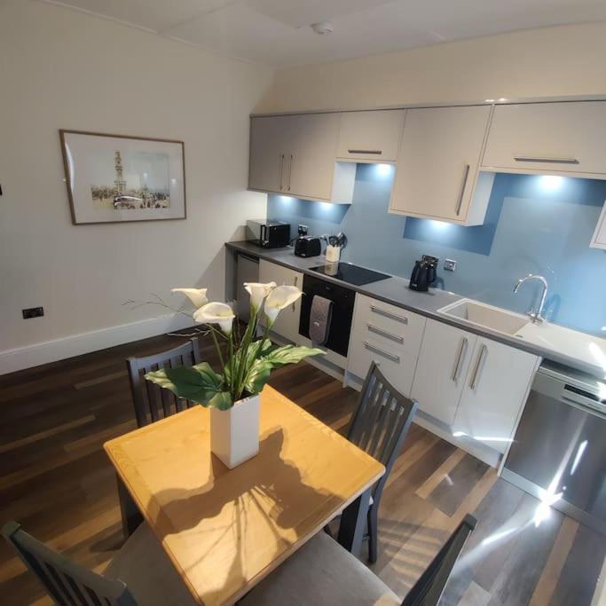 Escape To The Coast In A Luxurious Private Apartment Herne Bay Exterior photo
